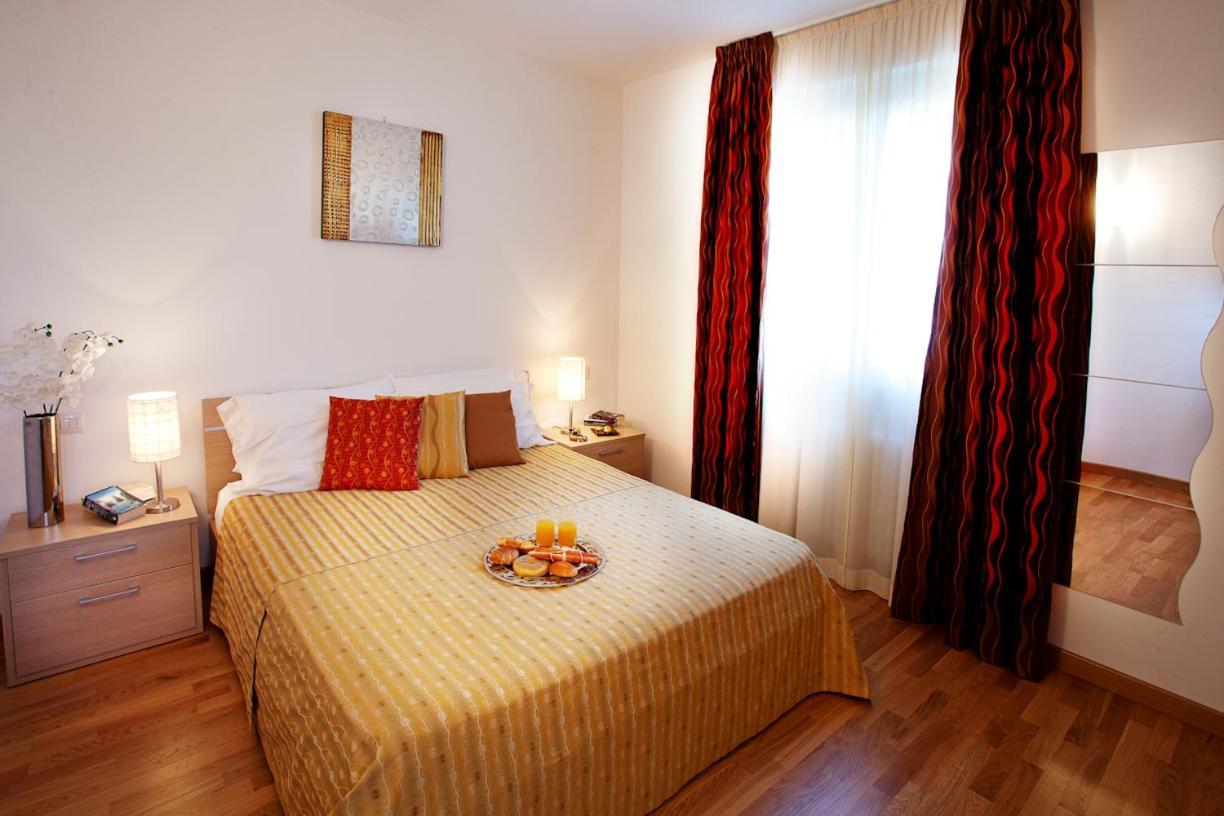Tremezzo Residence 3-1 Of 11 Apartments In An Exclusive Residence By Italian Apartments Zewnętrze zdjęcie